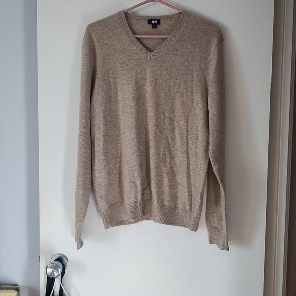 UNIQLO Oatmeal Beige 100% Cashmere V Neck Sweater M - Picture 1 of 4